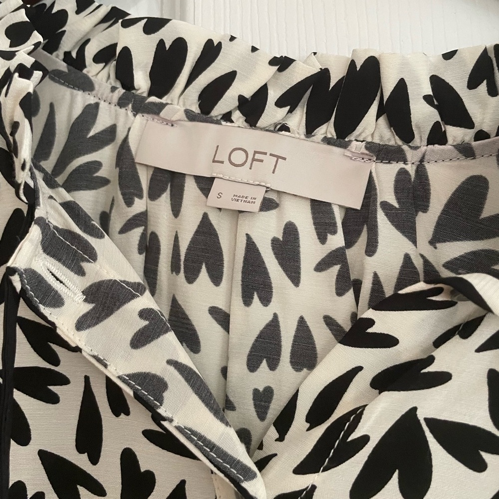 LOFT Monochrome Leaf Print Blouse